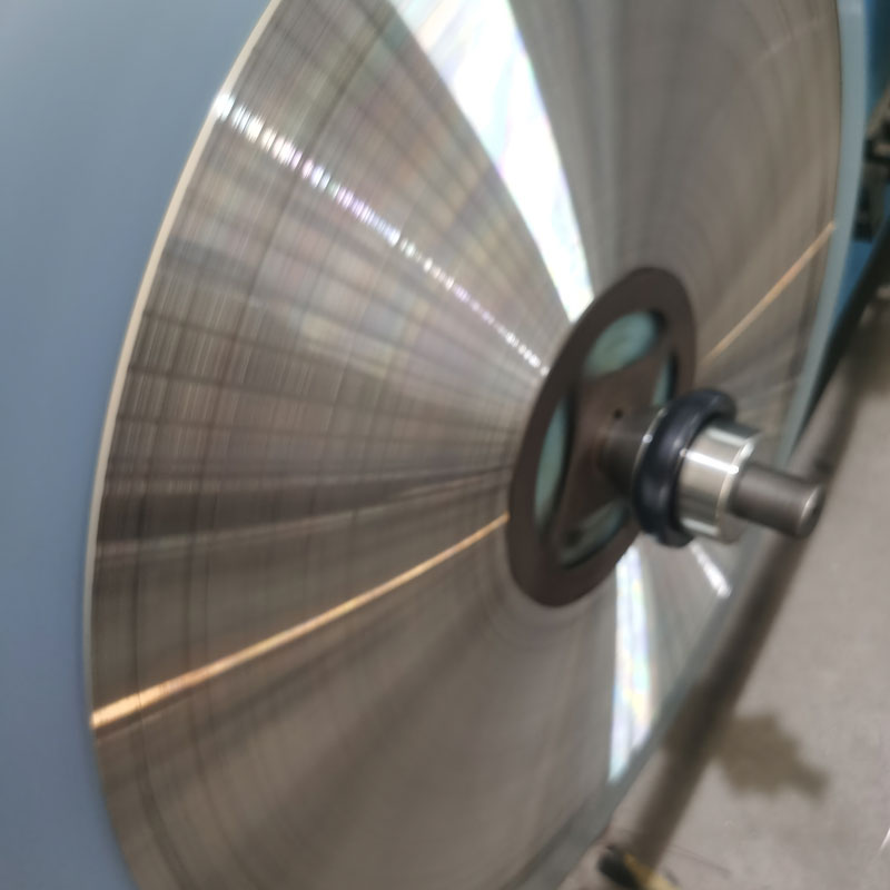 Paslanmayan poladdan hazırlanmış nazik yay zolaqları